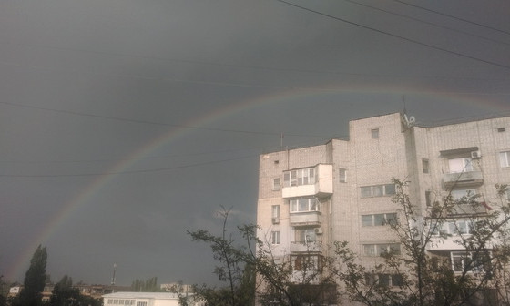И это Одесса: проливной дождь, грозовые тучи, солнце и радуга