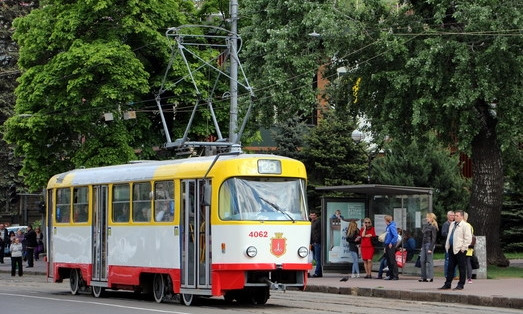 В центре Одессы столкнулись трамвай и иномарка