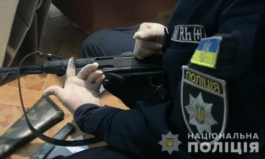 Полицейские изъяли арсенал оружия и боеприпасов у жителя Одесской области