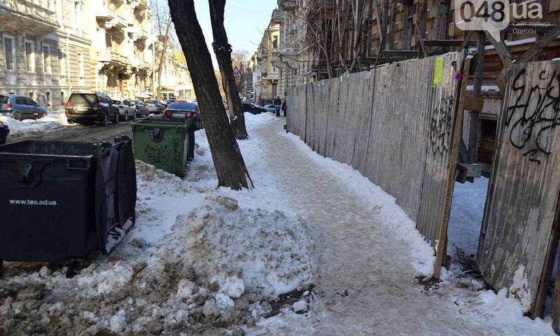 В Одессе не справляются с уборкой снега на улицах