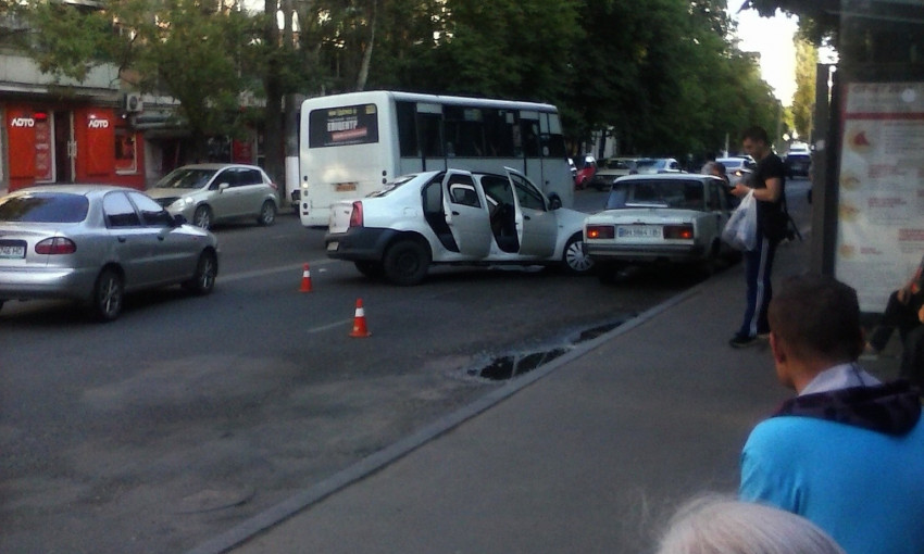 Вечернее ДТП в Одессе: есть пострадавший