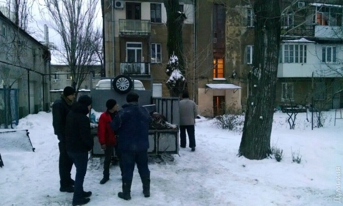 После аварии на теплотрассе в Одессе несколько квартир до сих пор остаются без тепла