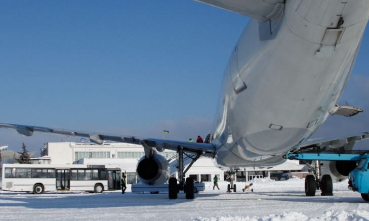 В Одесском аэропорту при заправке самолетов недоливалось топливо
