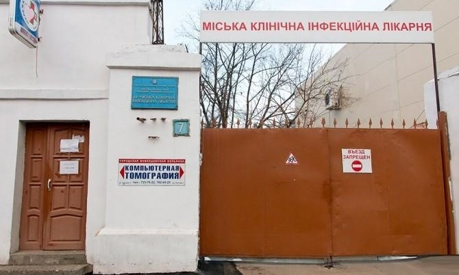 Кто "наварился" на закупках спецодежды для одесских врачей