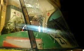 В Одессе 40-летний неадекват повредил лобовое стекло трамвая 