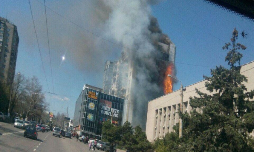 Пожар на Черняховского: горит 12-этажное здание