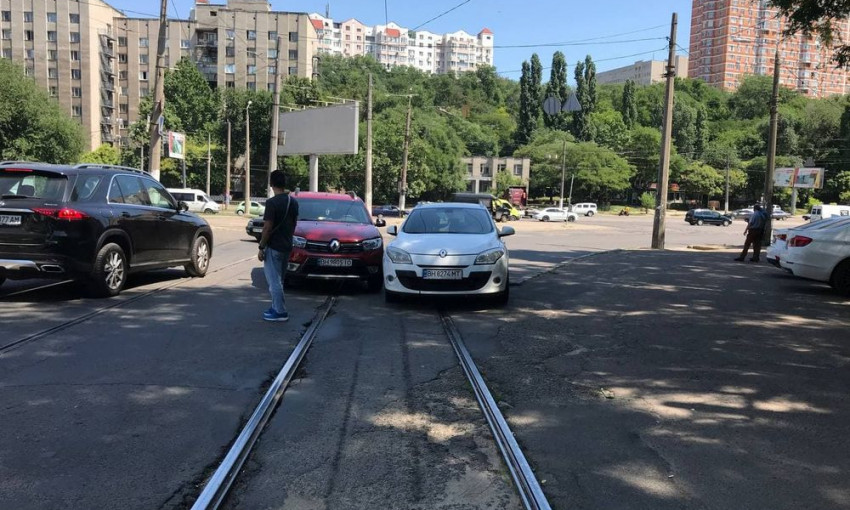 В Одессе из-за ДТП не ходят три трамвайных маршрута 