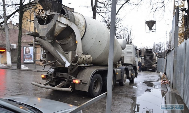 Одесские власти намерены ограничить въезд грузовых машин в центр города в часы пик (Видео)