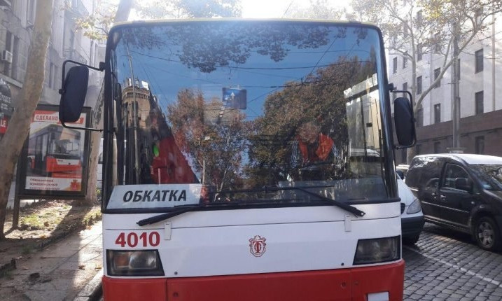 В Одессе «обкатали» первый электробус по маршруту первого троллейбуса