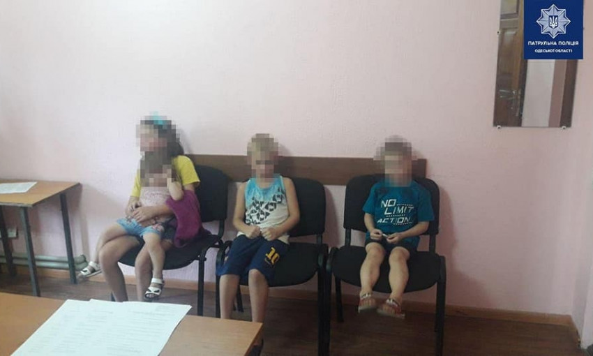 Горе-родители ушли на работу и оставили четверых голодных детей в открытой квартире (ФОТО)