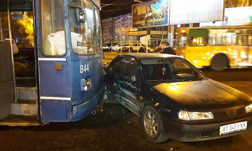 Авария на Таирово: столкнулись сразу три машины