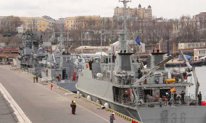 Корабли НАТО  зашли в порт Одессы (фото)