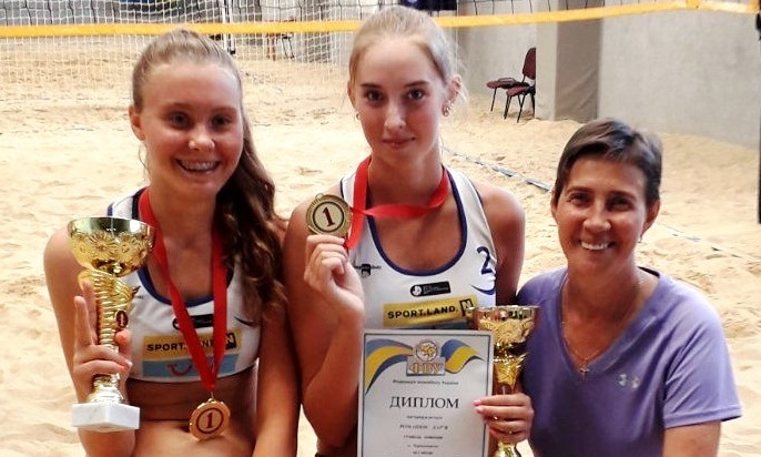 Одесситки победили во Всеукраинском чемпионате по пляжному волейболу