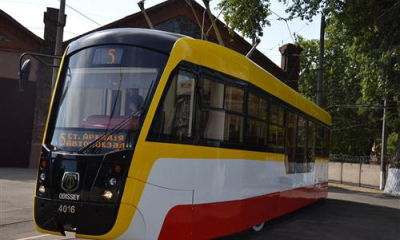 Одесские коммунальщики представили новый трамвай "Odissey" (ФОТО)