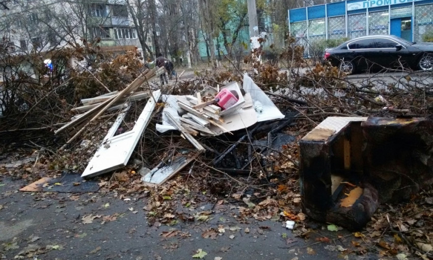 В Одессе устроили площадку для габаритного мусора 