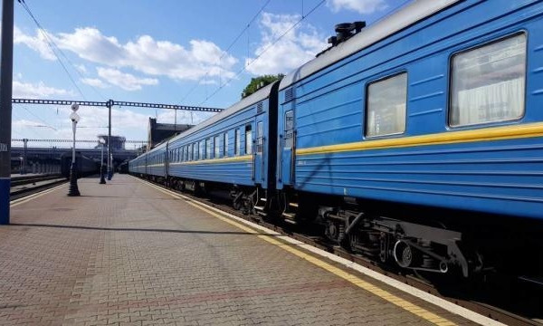 Новогодние праздники: дополнительные поезда в Одессе