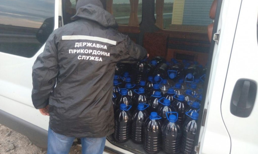На трассе «Одесса-Киев» задержан микроавтобус с огромной партией водочных изделий