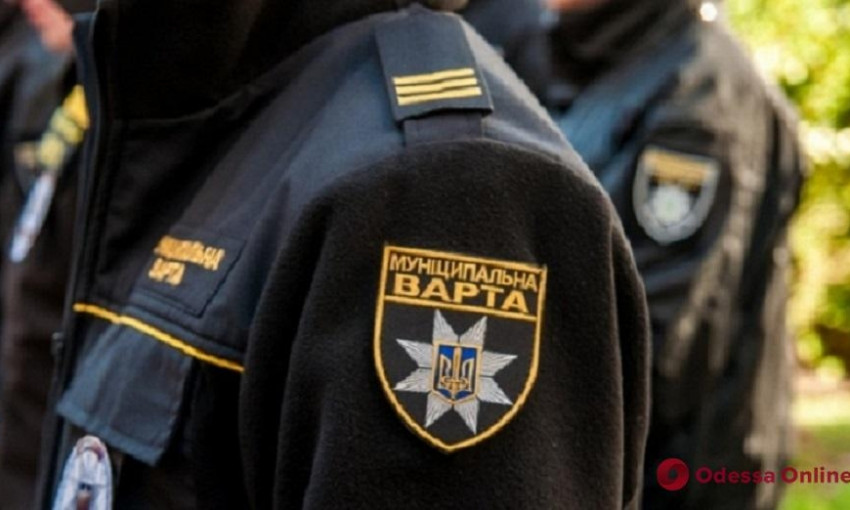 В Черноморске возле детского сада нашли бездыханное тело мужчины (ФОТО)