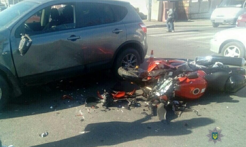 Смертельное ДТП: мотоциклист погиб, столкнувшись с легковушкой