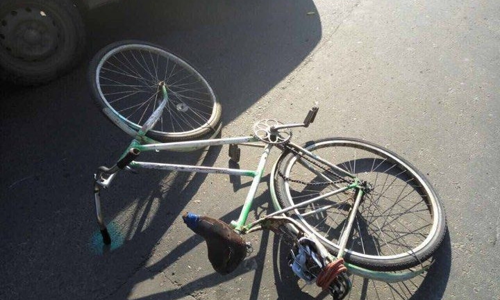 Серьёзная авария: пострадавший велосипедист с тяжёлыми травмами в больнице
