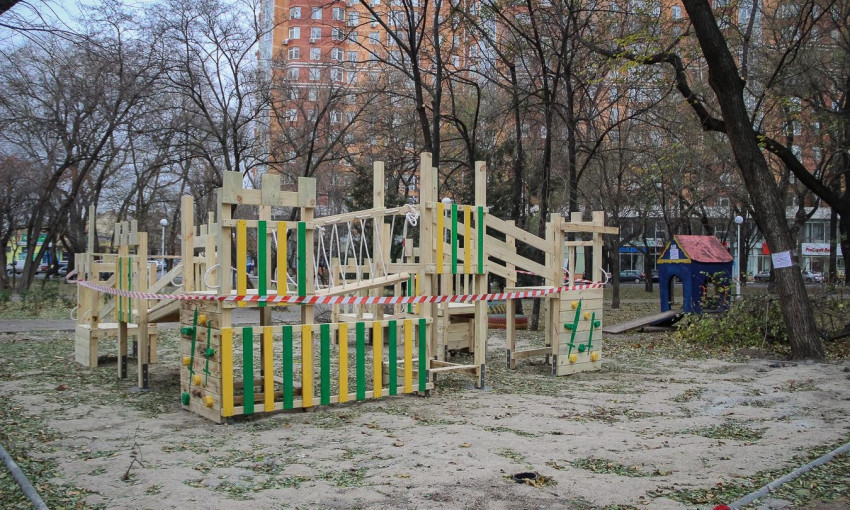В одесском сквере строят детскую эко-площадку (ФОТО)