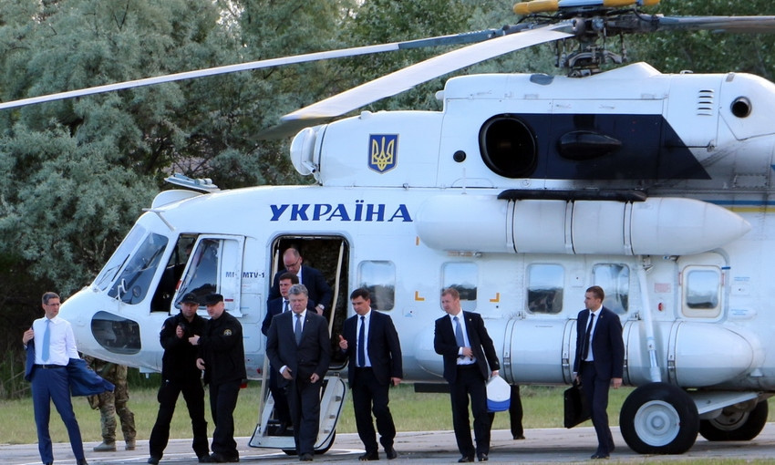 Появилось видео: Петр Порошенко передвигается на вертолётах Ми-8