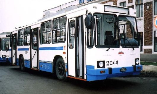 В Одессе водитель троллейбуса выволокла неугодного пассажира (ВИДЕО)