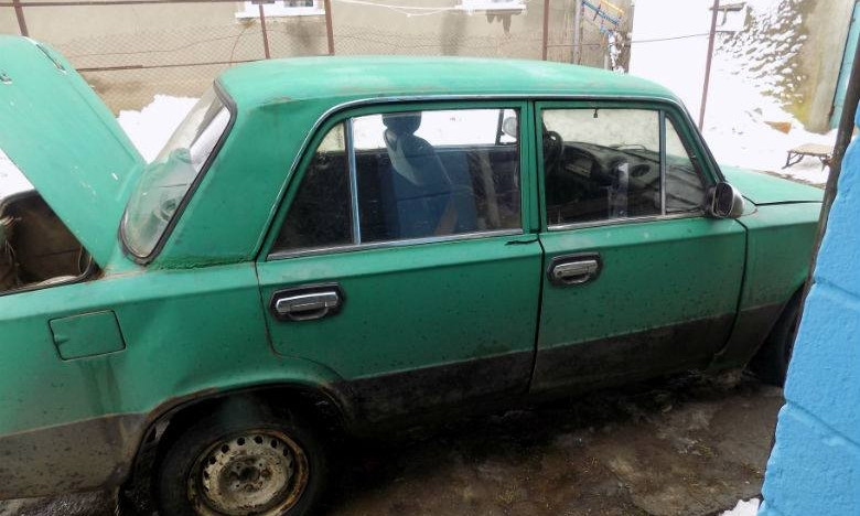 В Одесской области из-за долга мужчине стреляли по колёсам автомобиля