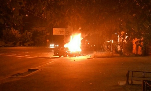 В Одессе загорелось авто: есть пострадавший