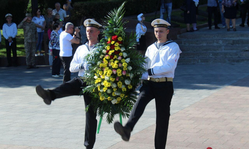 Цветы и марш: в Одессе отметили День партизанской славы