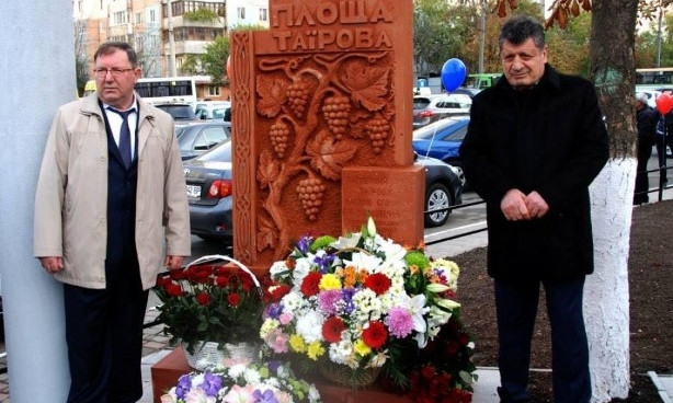 В Одессе открыли памятник Василию Таирову