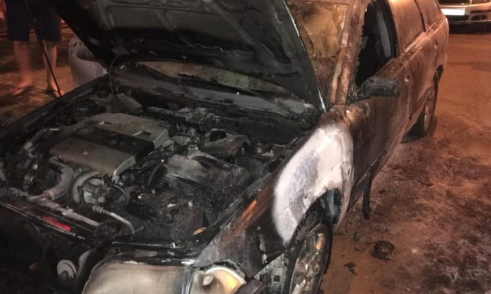 Главному редактору "Дорожного контроля Одессы" сожгли автомобиль (ФОТО)