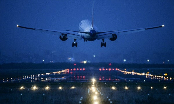 Экстренная посадка в Одессе: на международном рейсе в туалете авиалайнера обнаружили подозрительную сумку