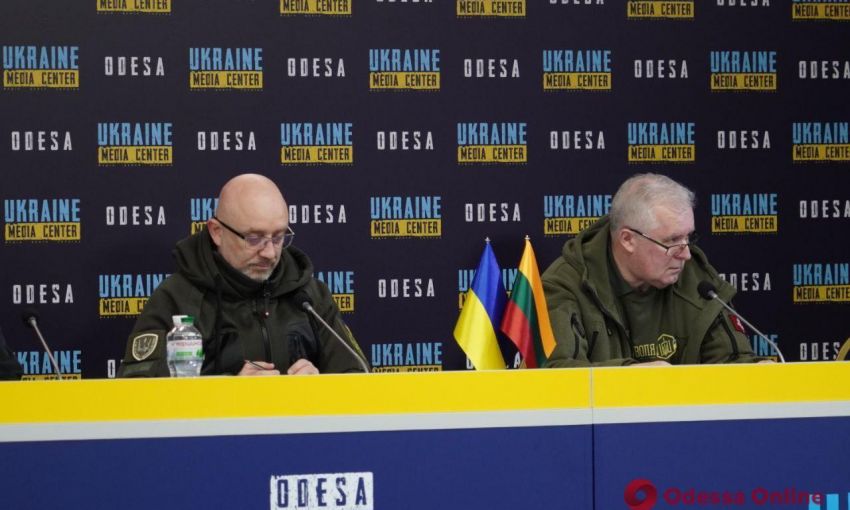 В Одессу приехали главы министерств обороны Украины и Литвы: обсудили ситуацию на фронте