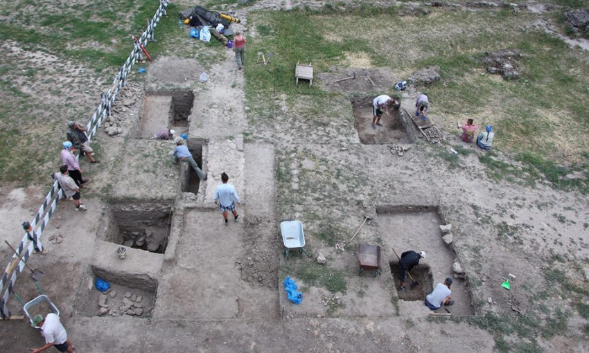 В Белгород-Днестровской крепости ученые ведут раскопки, обнаружен фундамент древней мечети