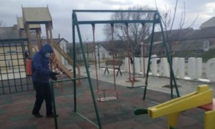 На юге Одесской области дезинфицируют объекты на улице