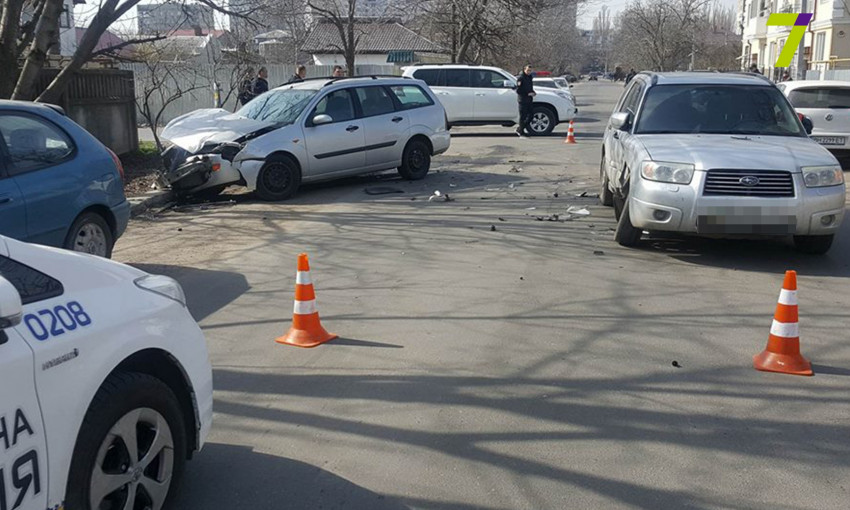 В Одессе на Черёмушках авария: в больницу забрали детей