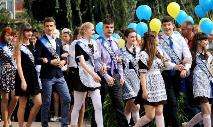 Одесские школьники будут учиться до конца весны
