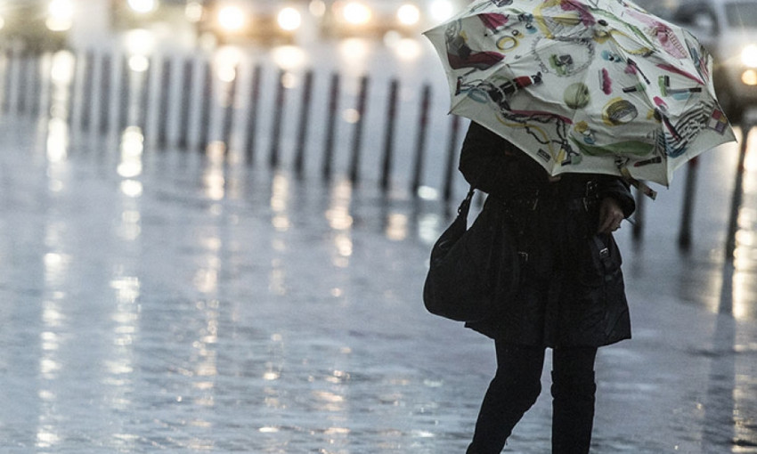 Дождь, пробки на улицах и штормовое предупреждение: утро Одессы
