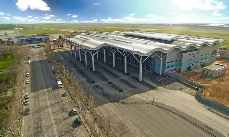 Новая «взлётка» одесского аэропорта уже видна из космоса