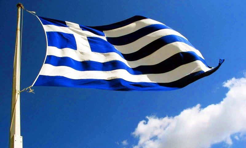 В Одессе развернут самый большой флаг Греции