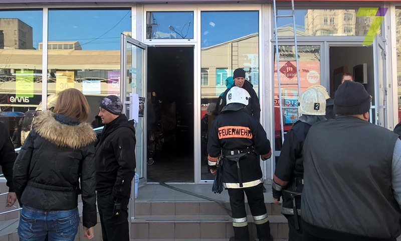 Утренний пожар у Привоза: горел магазин
