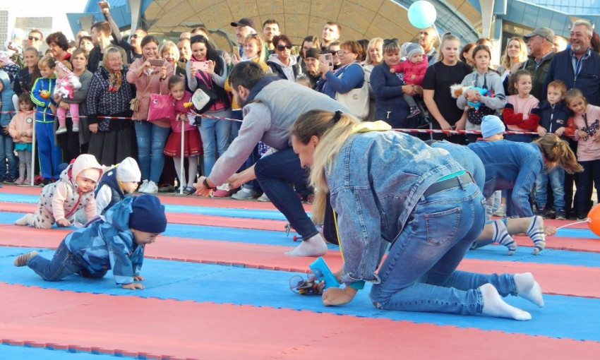 В Южном устроили перегонки для малышей (ФОТО)