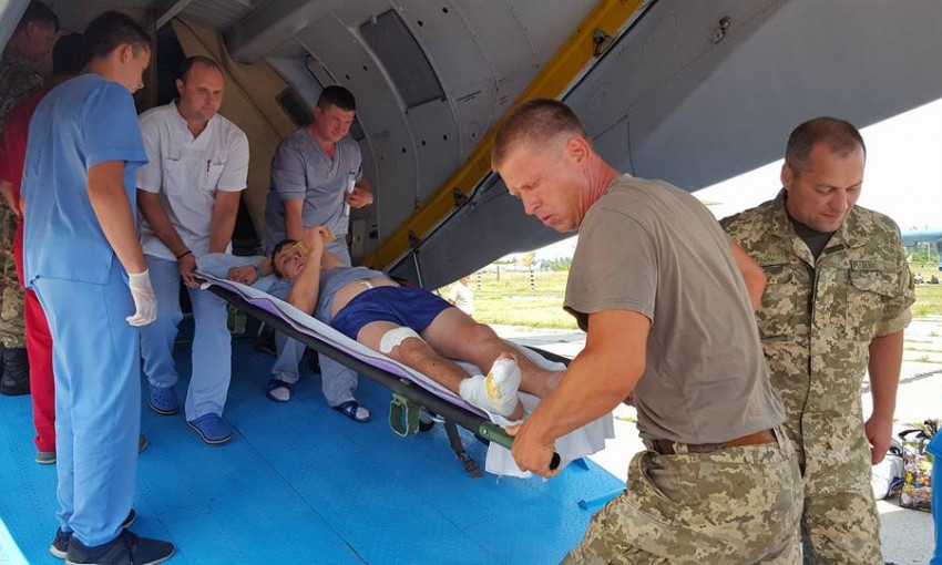 В Одессу самолётом привезли раненных из зоны АТО, двое в реанимации