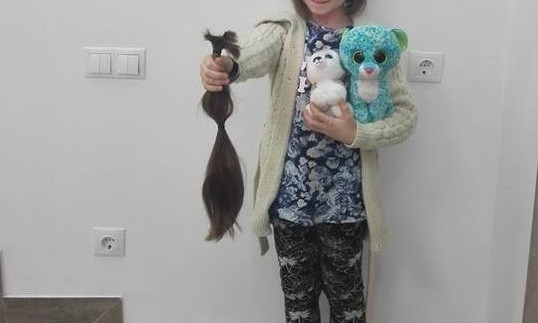 Примеру 8-летней одесситки, пожертвовавшей волосы для онкобольных детей, последовали ещё 6 человек