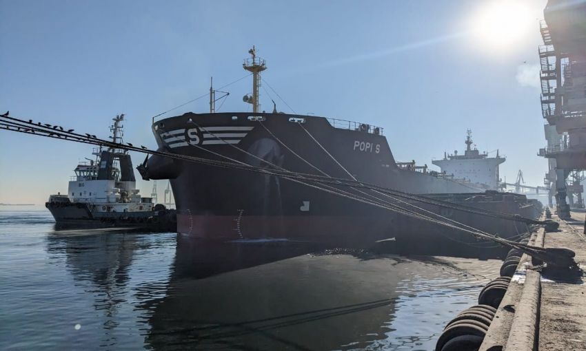 За новогодние праздники одесские порты покинули суда с 432 тысячами тонн зерновых