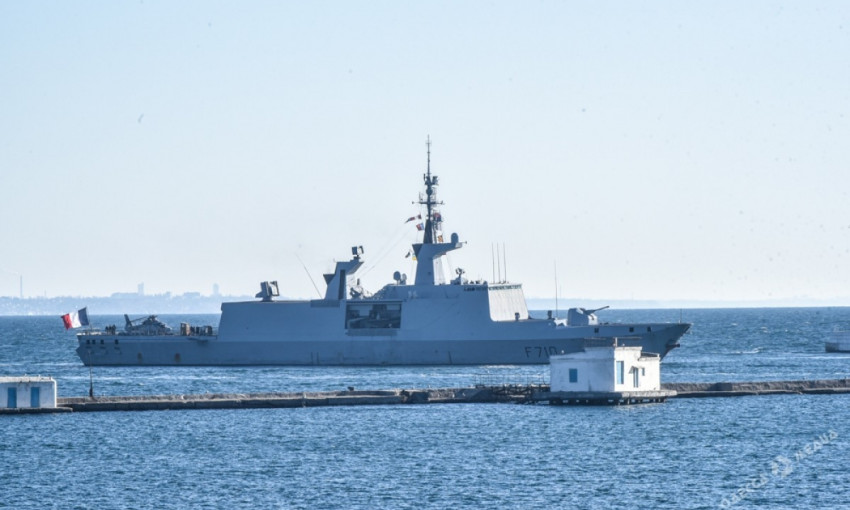В Одесском порту пришвартовался ракетный фрегат ВМС Франции