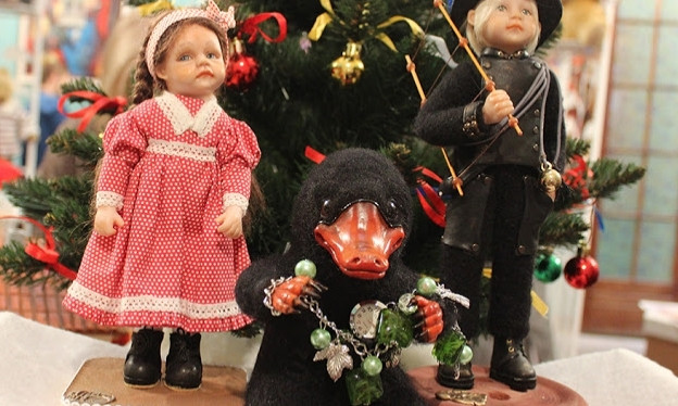 Граф Воронцов у себя во дворце устроил бал кукол
