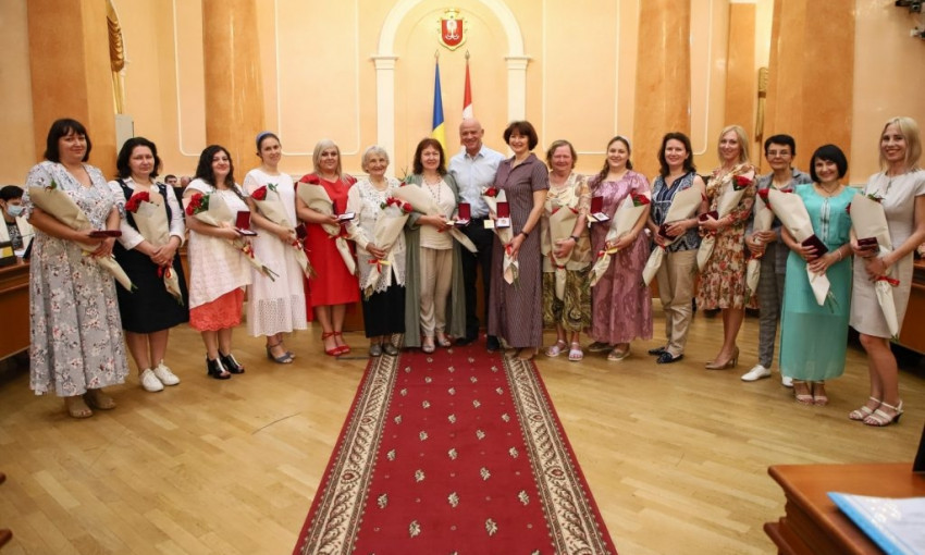15 одесситок получили звание "мать-героиня"