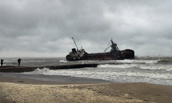 После кораблекрушения танкера "Delfi" морпорт Одессы проверят голландские инспекторы 
